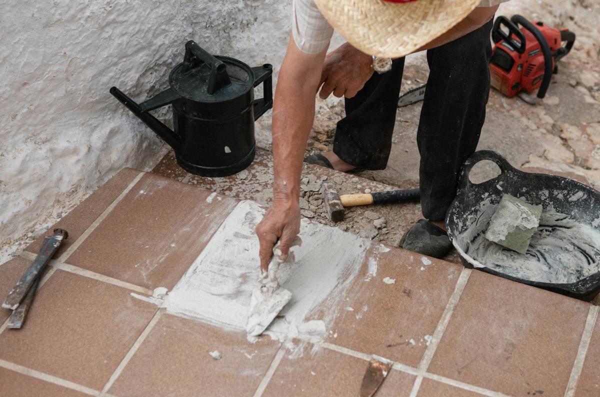 What’s the Best Adhesive Used for Vinyl Flooring? A Pro’s Guide to Sticking It Right